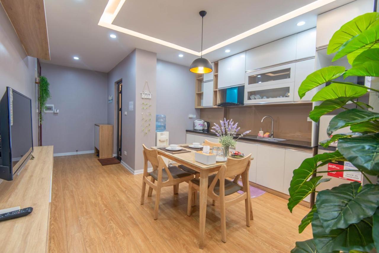 22Housing Hotel & Residence 81 Linh Lang Hanoi Buitenkant foto