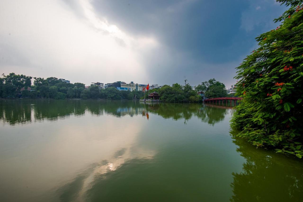 22Housing Hotel & Residence 81 Linh Lang Hanoi Buitenkant foto