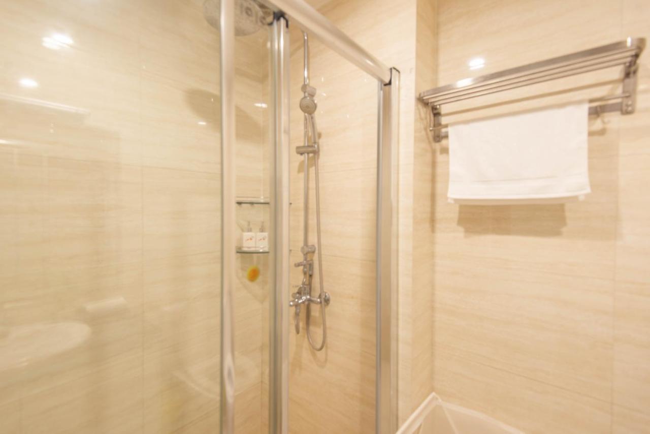22Housing Hotel & Residence 81 Linh Lang Hanoi Buitenkant foto