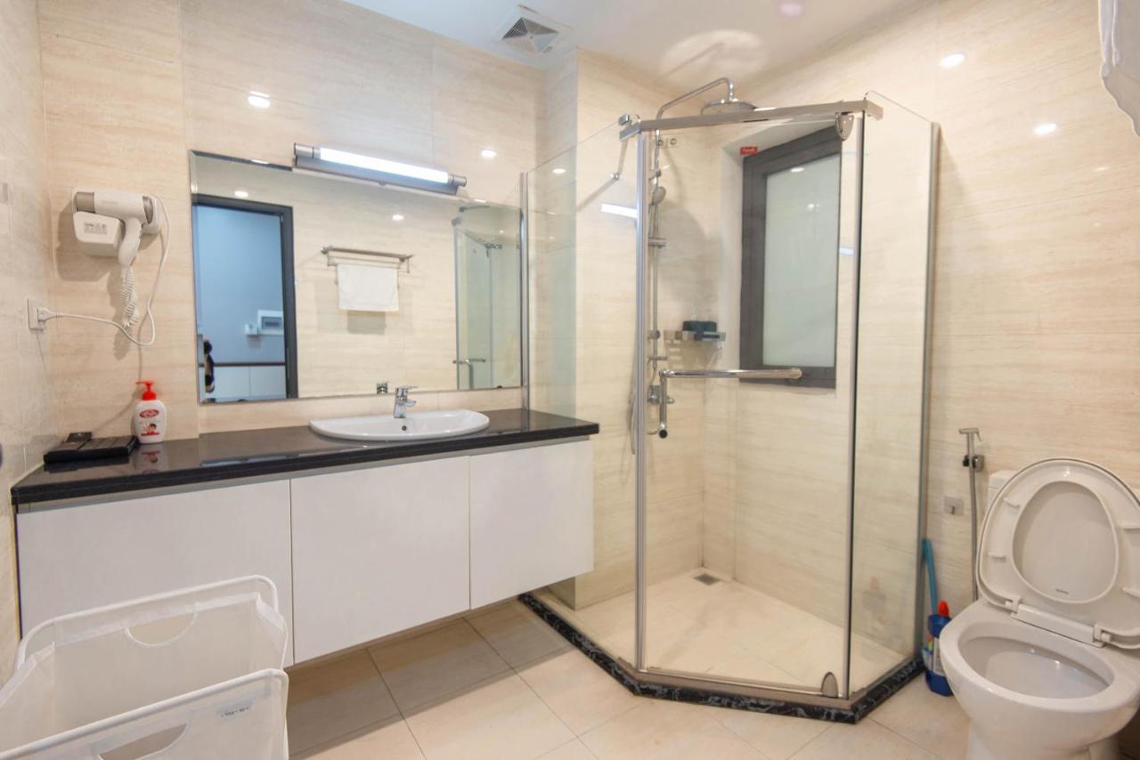 22Housing Hotel & Residence 81 Linh Lang Hanoi Buitenkant foto