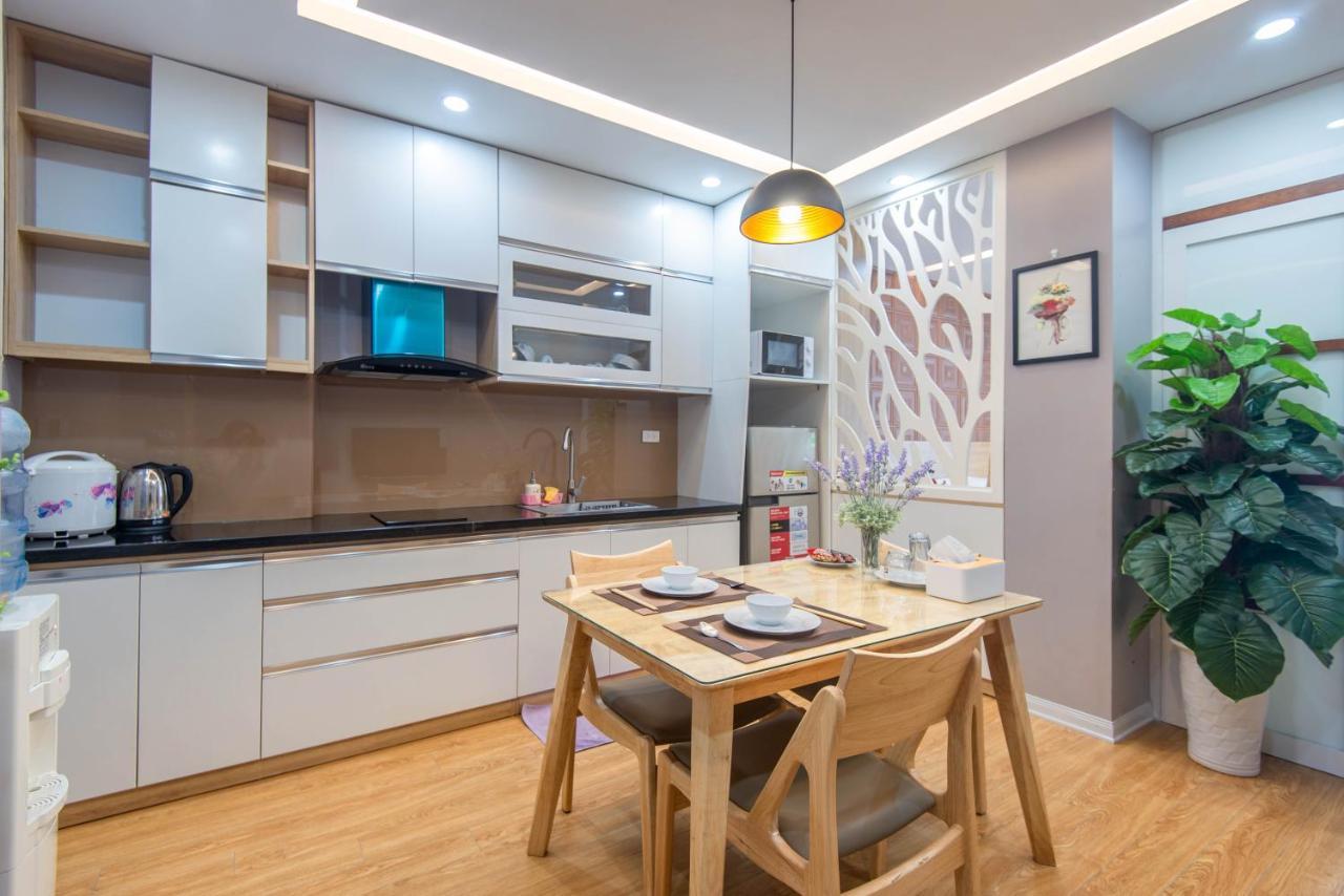 22Housing Hotel & Residence 81 Linh Lang Hanoi Buitenkant foto
